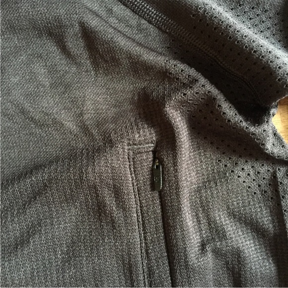 🍋 Lululemon Breathable Textured Knit Training Jacket Black / Graphite Grey - Picture 10 of 13